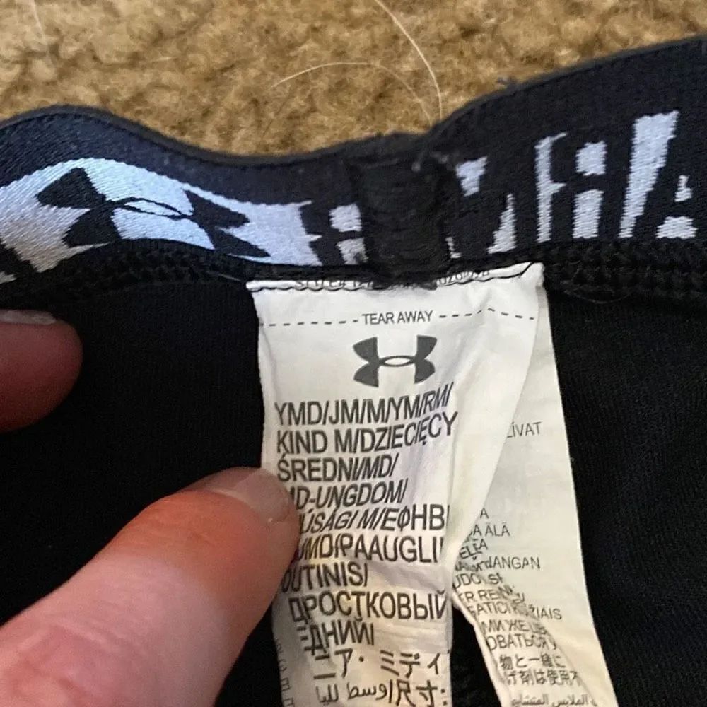 Youth Medium Under Armour Set - Picture 10 of 10